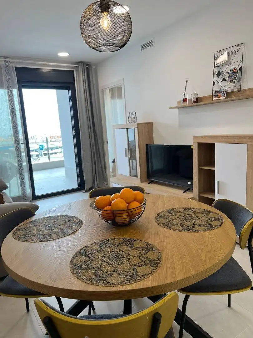 Sala de estar de Apartamento en venta en Torrevieja con Calefacción, Terraza y Amueblado