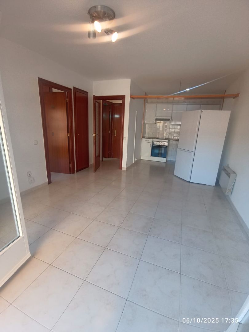 Cuina de Pis de lloguer en Berga amb Calefacció, Rentadora i Balcó