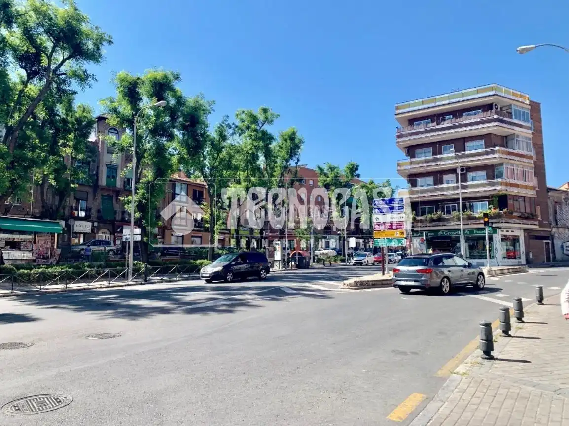 Vista exterior de Pis en venda en Madrid amb Calefacció, Parquet i Terrassa