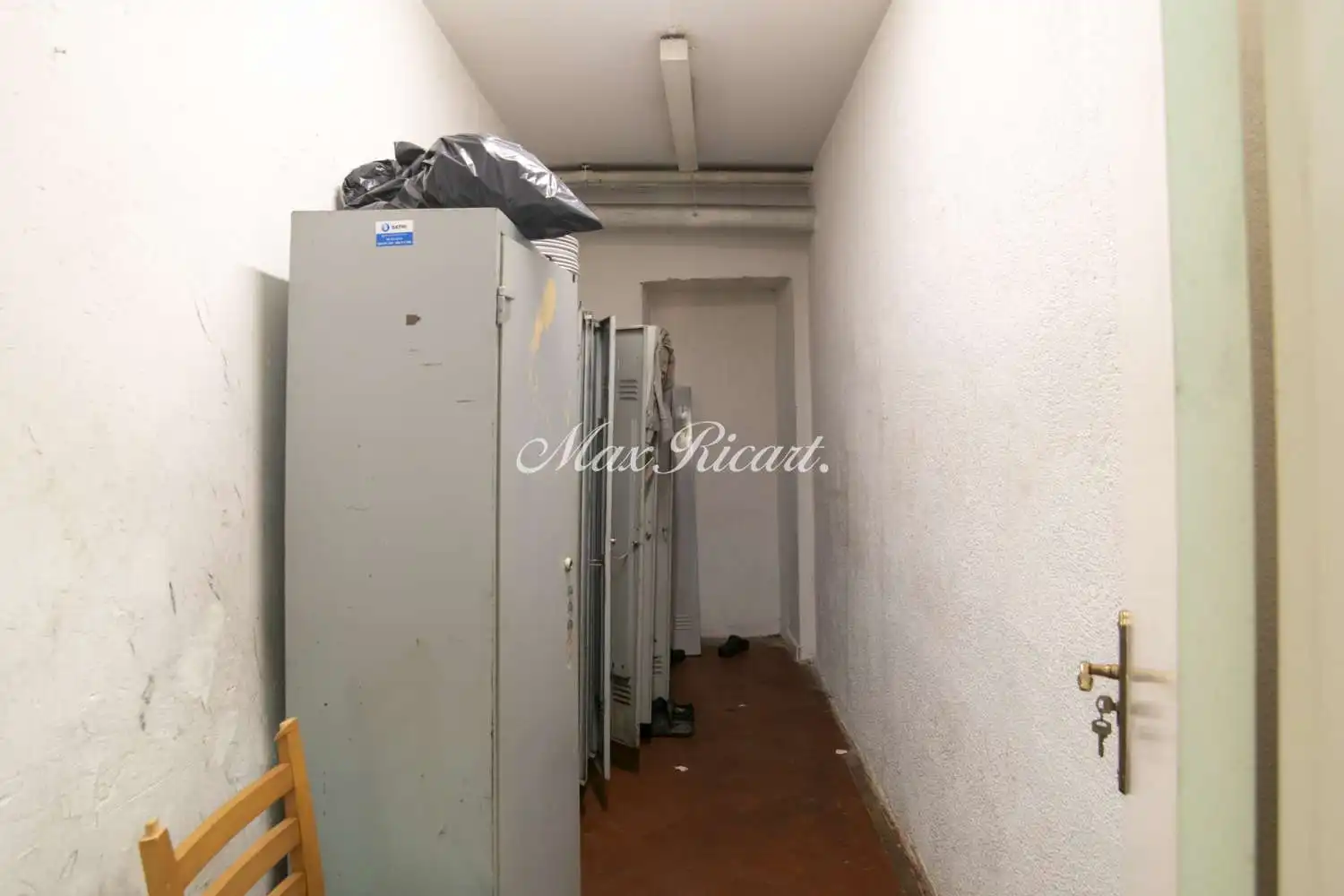 Gebäude zur Miete in Bruguers