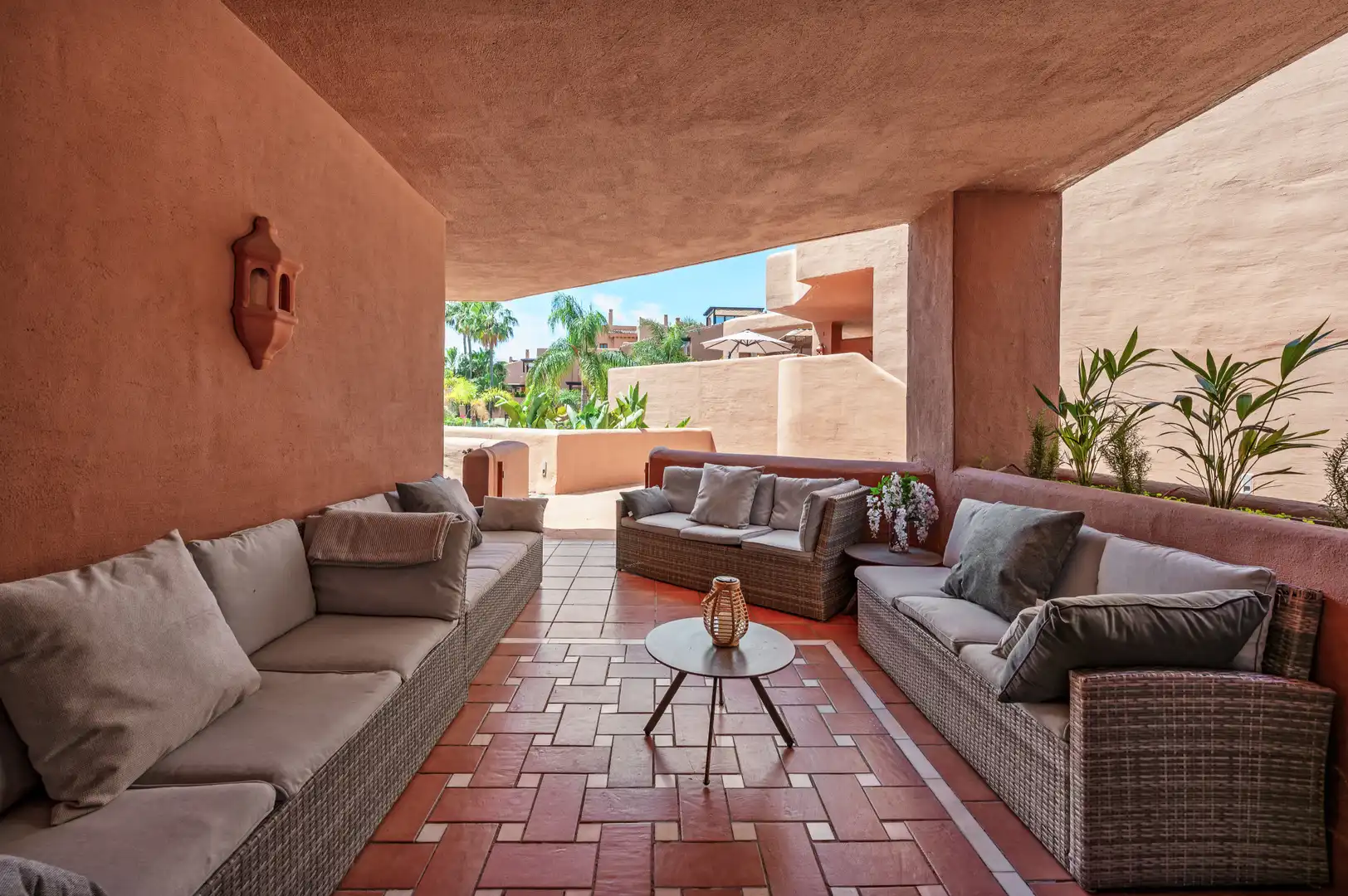 Terraza de Apartamento de alquiler en Estepona con Aire acondicionado, Terraza y Piscina