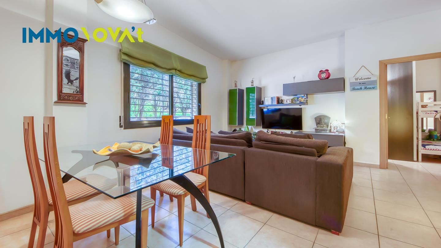 Sala d'estar de Planta baixa en venda en L'Estartit amb Moblat