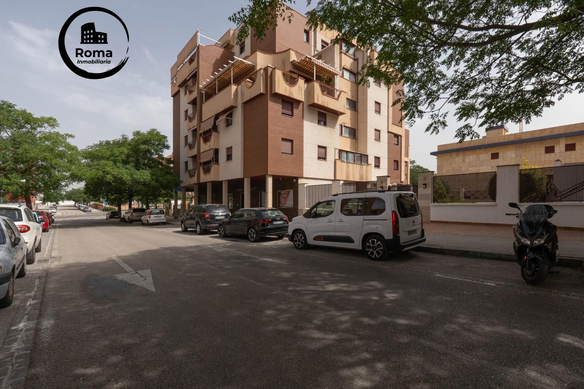 Vista exterior de Àtic en venda en  Granada Capital amb Aire condicionat, Calefacció i Parquet