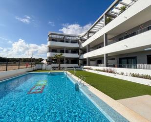 Piscina de Apartament de lloguer en Orihuela amb Aire condicionat, Calefacció i Terrassa