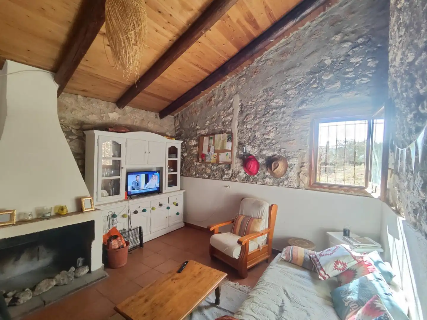 Sala de estar de Finca rústica en venta en Castellet i la Gornal con Jardín privado