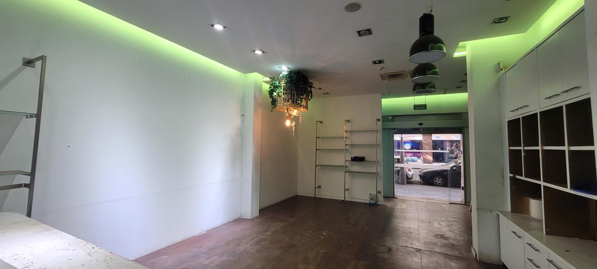 Local de alquiler en de Viladomat, Sant Antoni, Eixample