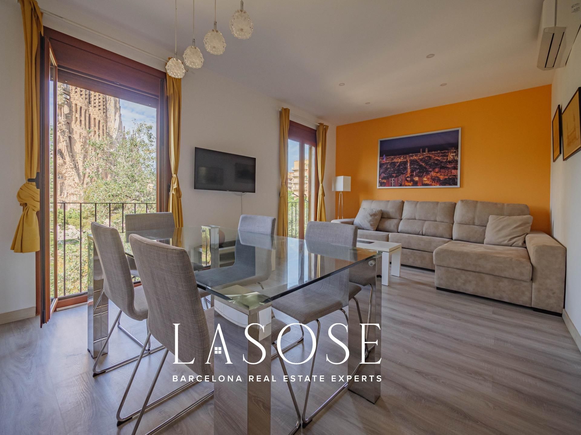 Sala d'estar de Apartament de lloguer en  Barcelona Capital amb Aire condicionat, Parquet i Terrassa