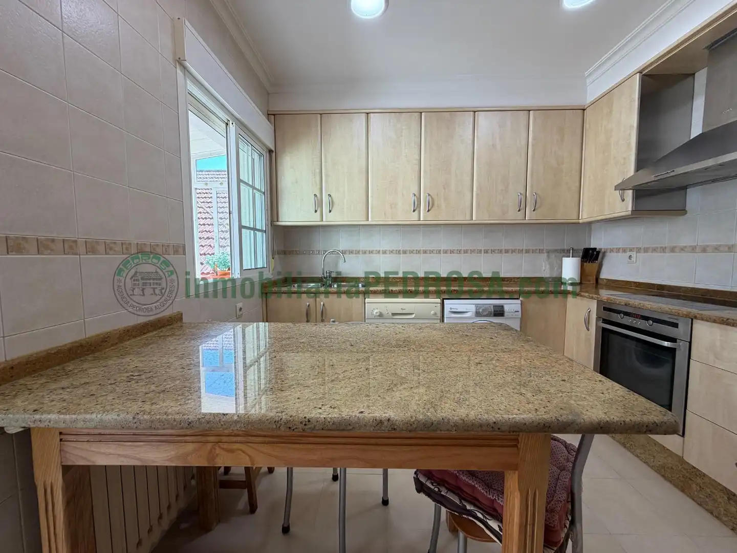 Apartamento en venta en JOAQUIN COSTA, Zona de Plaza de Barcelos