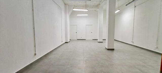 Local comercial en Alquiler en Barrio de Patraix
