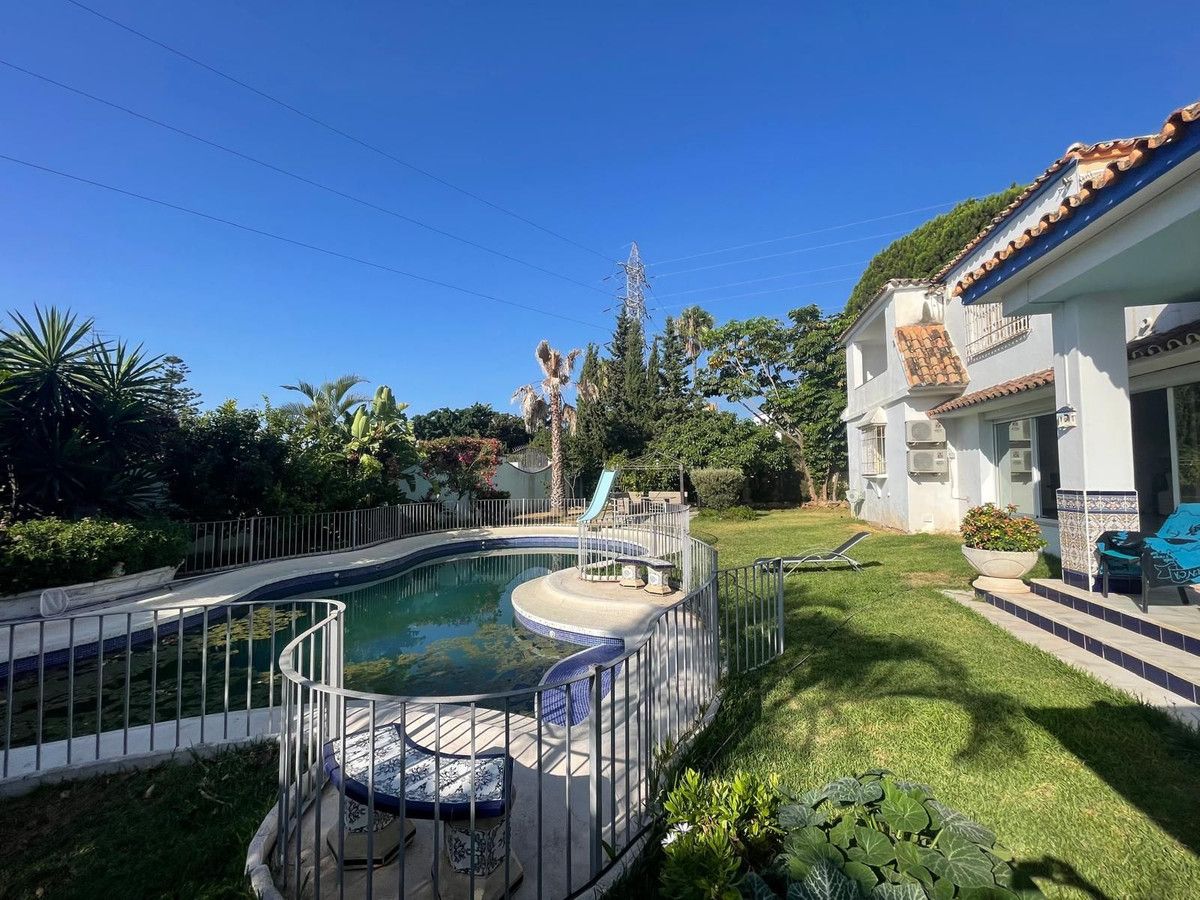 Garden of House or chalet for sale in Marbella  with Air Conditioner, Private garden and Terrace