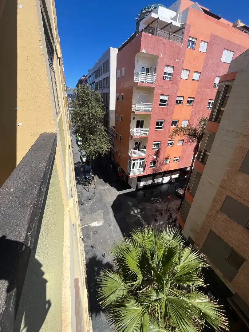 Vista exterior de Piso de alquiler en Las Palmas de Gran Canaria con Amueblado, Horno y Lavadora