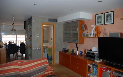 Living room of House or chalet for sale in Santa Coloma de Gramenet  with Air Conditioner, Terrace and Balcony