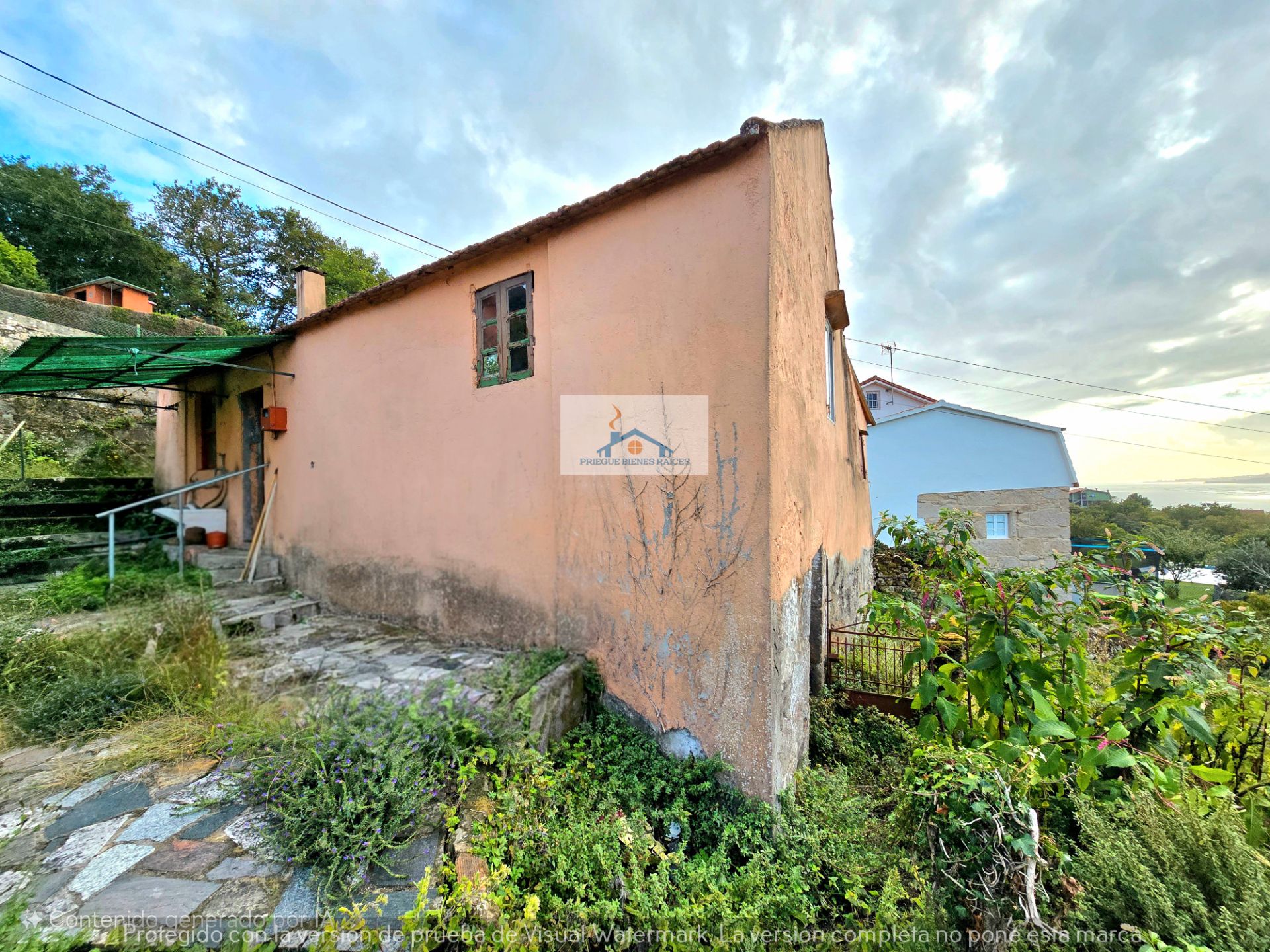 Vista exterior de Casa o xalet en venda en Redondela amb Jardí privat i Traster