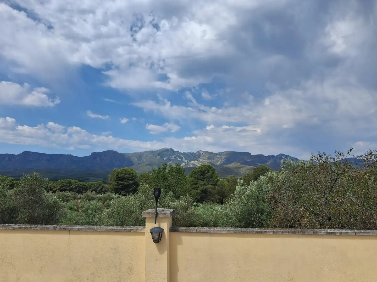 Vista exterior de Finca rústica en venda en Tivissa amb Piscina comunitària