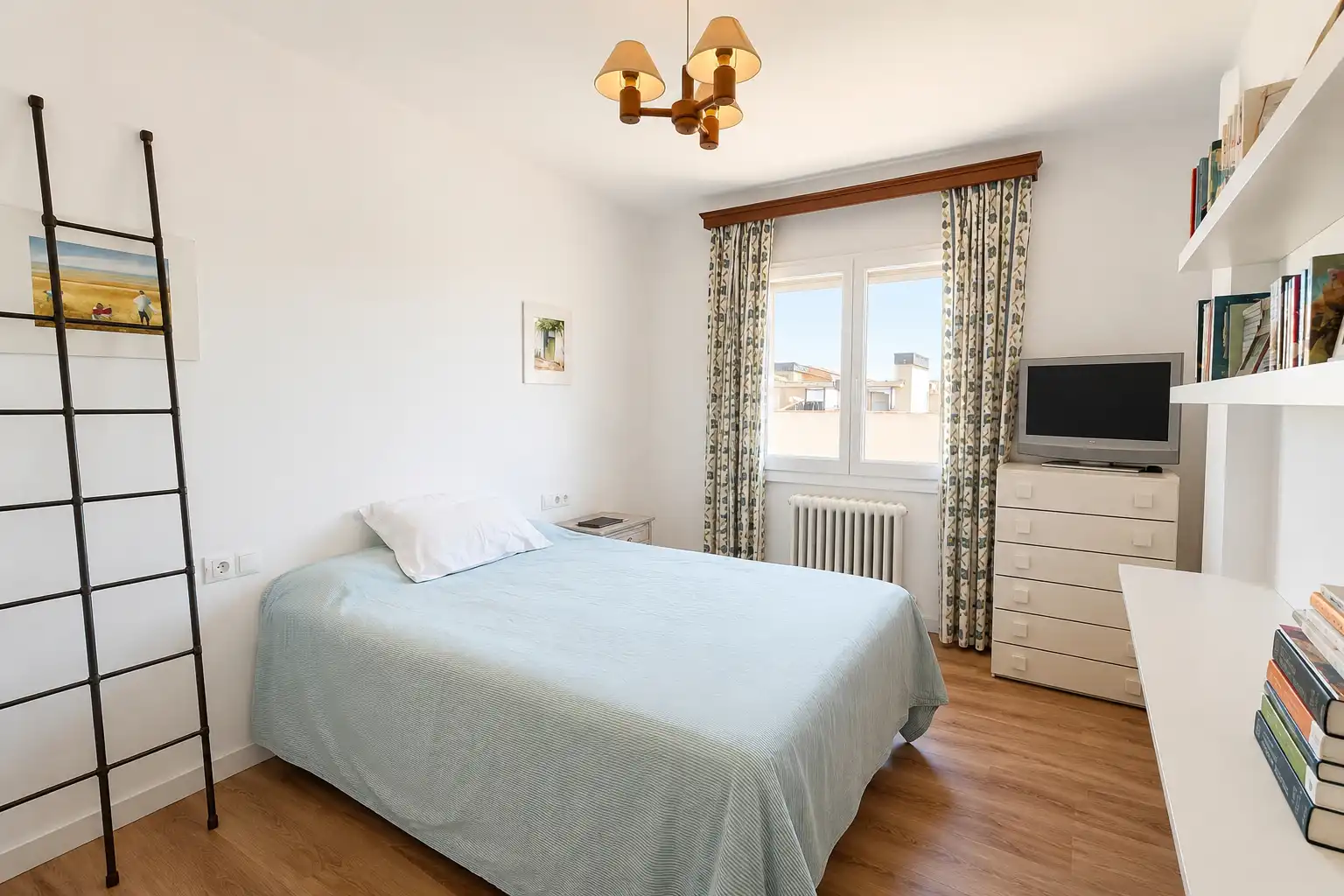 Schlafzimmer von Wohnung zum Verkauf in Figueres mit Heizung, Parkett und Terrasse