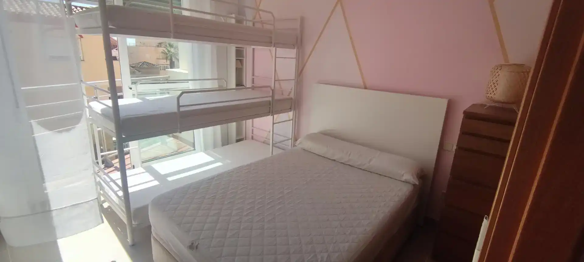 Dormitori de Apartament en venda en Manilva amb Balcó