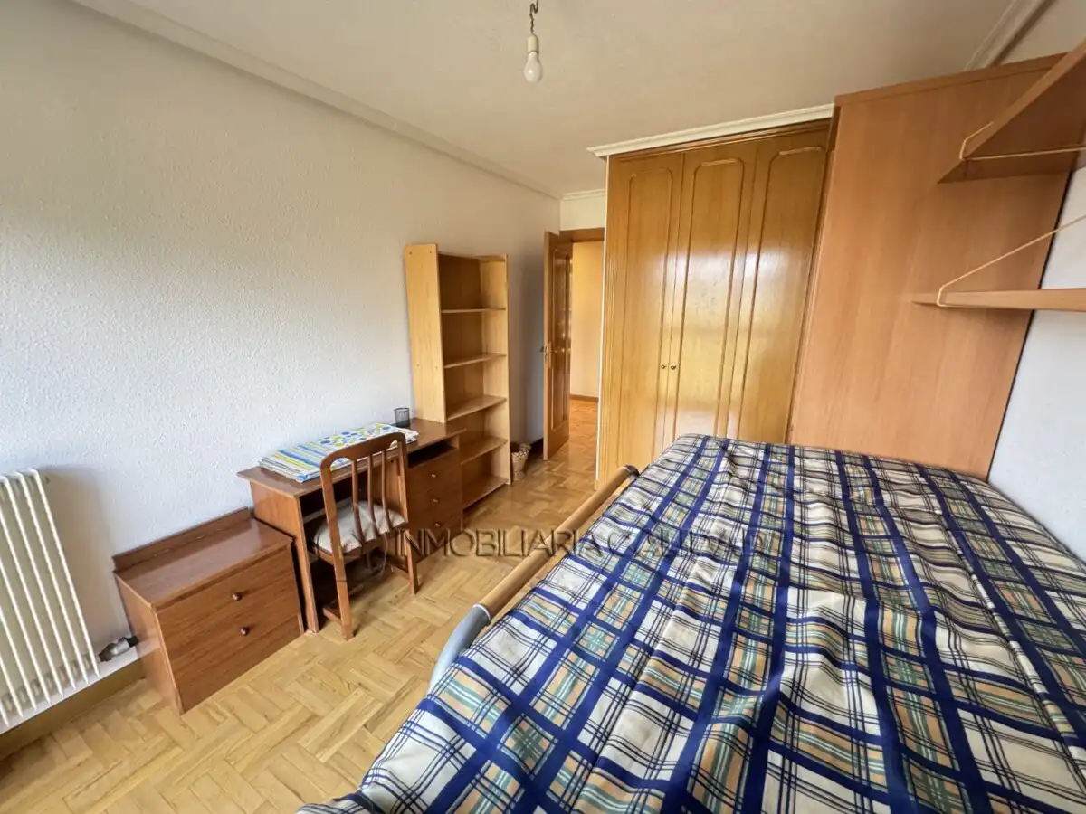 Habitación de Piso de alquiler en Burgos con Calefacción y Amueblado