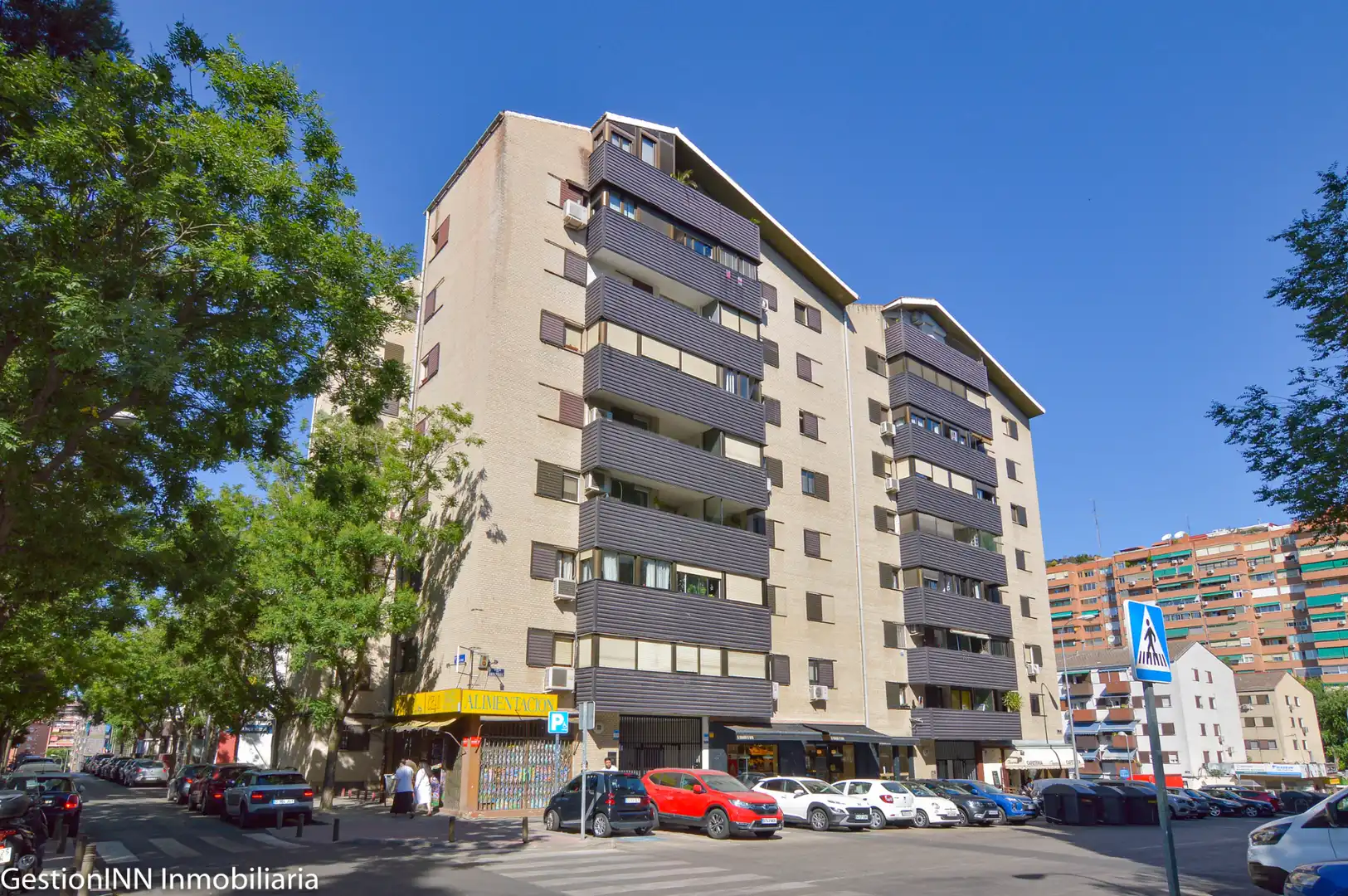 Vista exterior de Piso en venta en Madrid con Calefacción, Parquet y Terraza