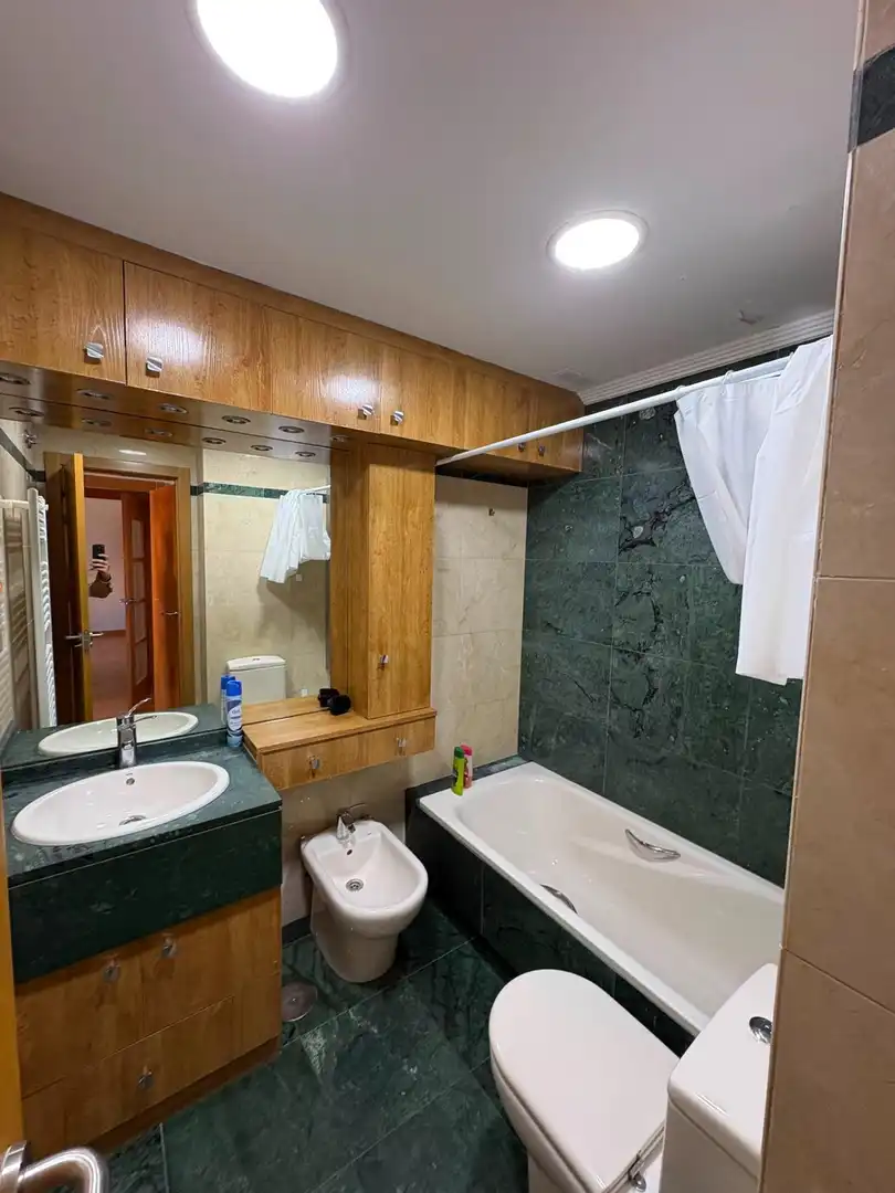 Badezimmer von Wohnungen zur Miete in Villa de Prado