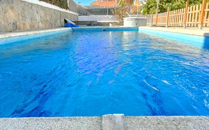 Swimming pool of House or chalet for sale in  Almería Capital  with Air Conditioner, Terrace and Swimming Pool