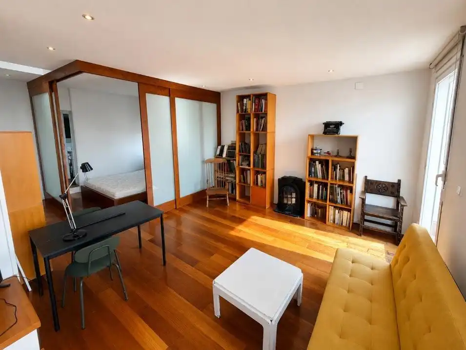 Wohnzimmer von Dachboden zur Miete in Madrid mit Klimaanlage, Terrasse und Möbliert