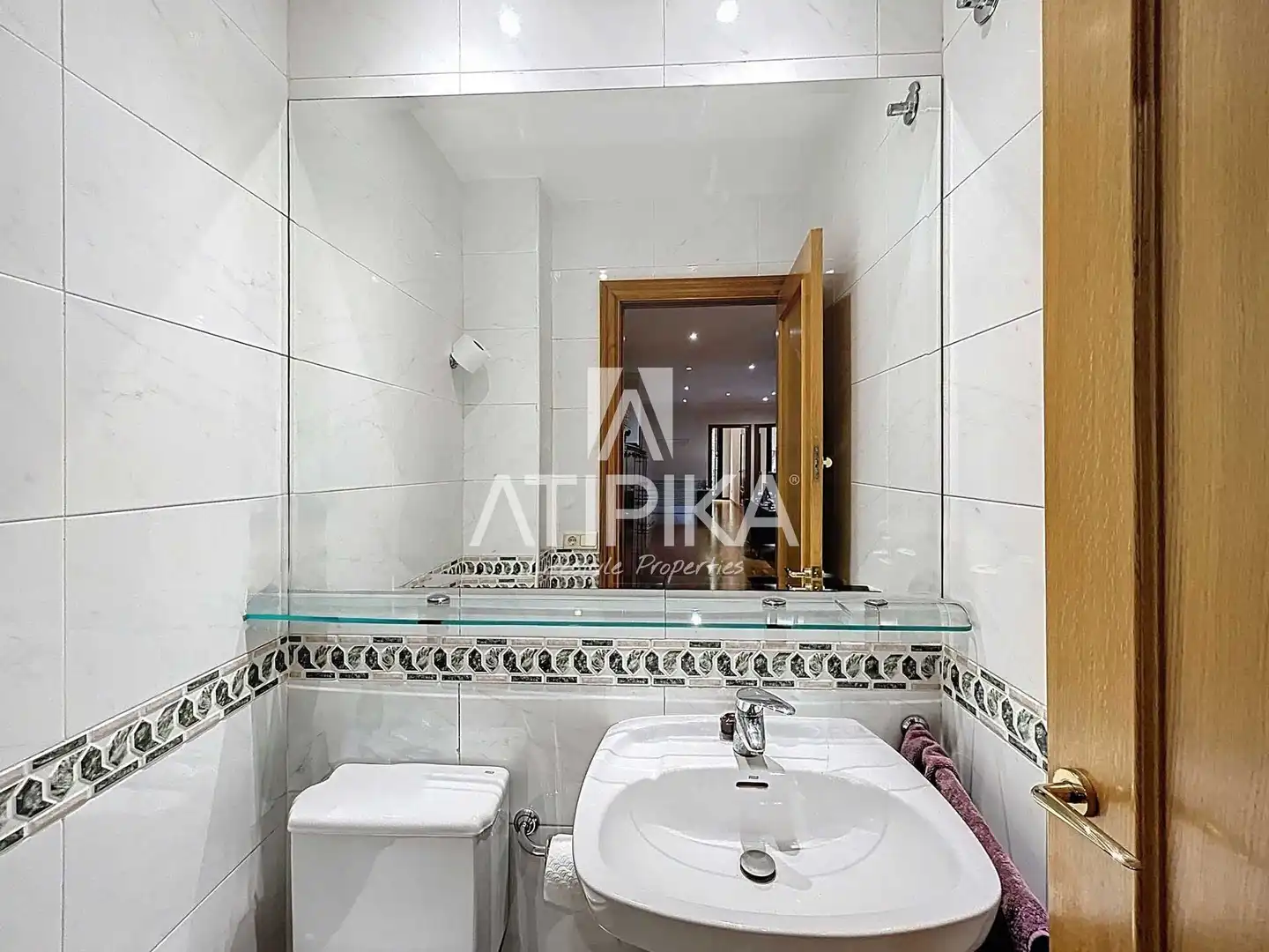 Baño de Oficina de alquiler en Barcelona con Aire acondicionado y Terraza