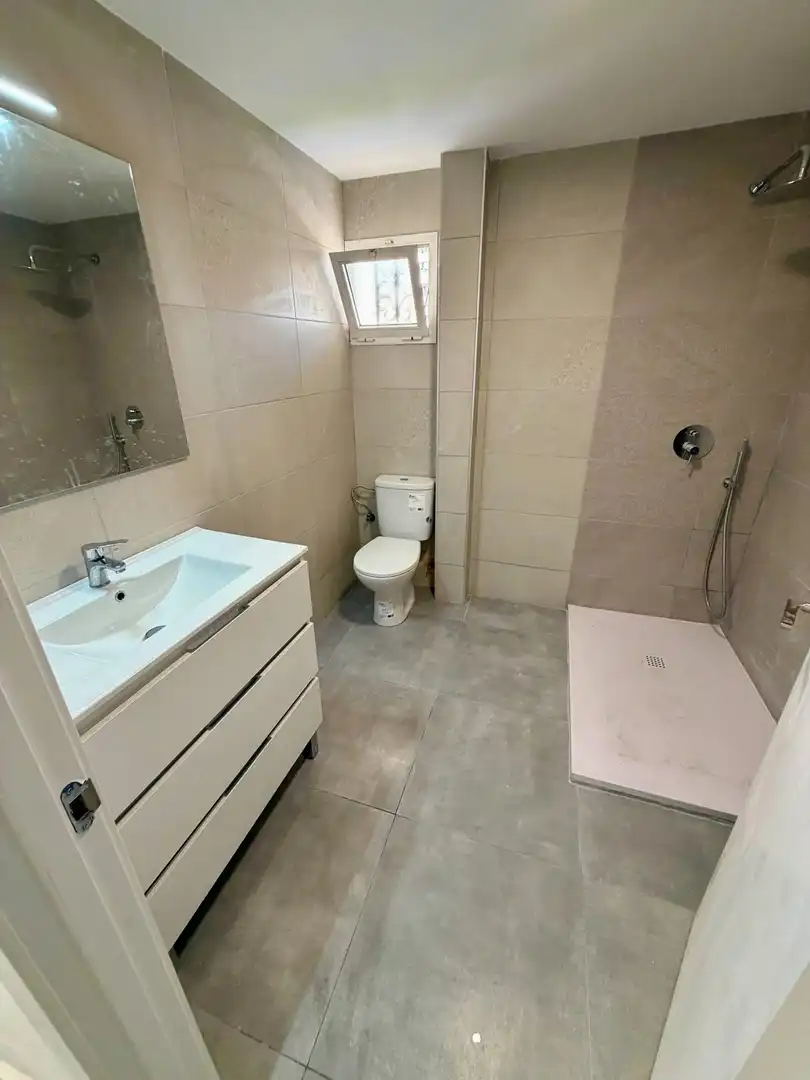 Bathroom of Flat for sale in Fuengirola  with Air Conditioner, Heating and Community pool