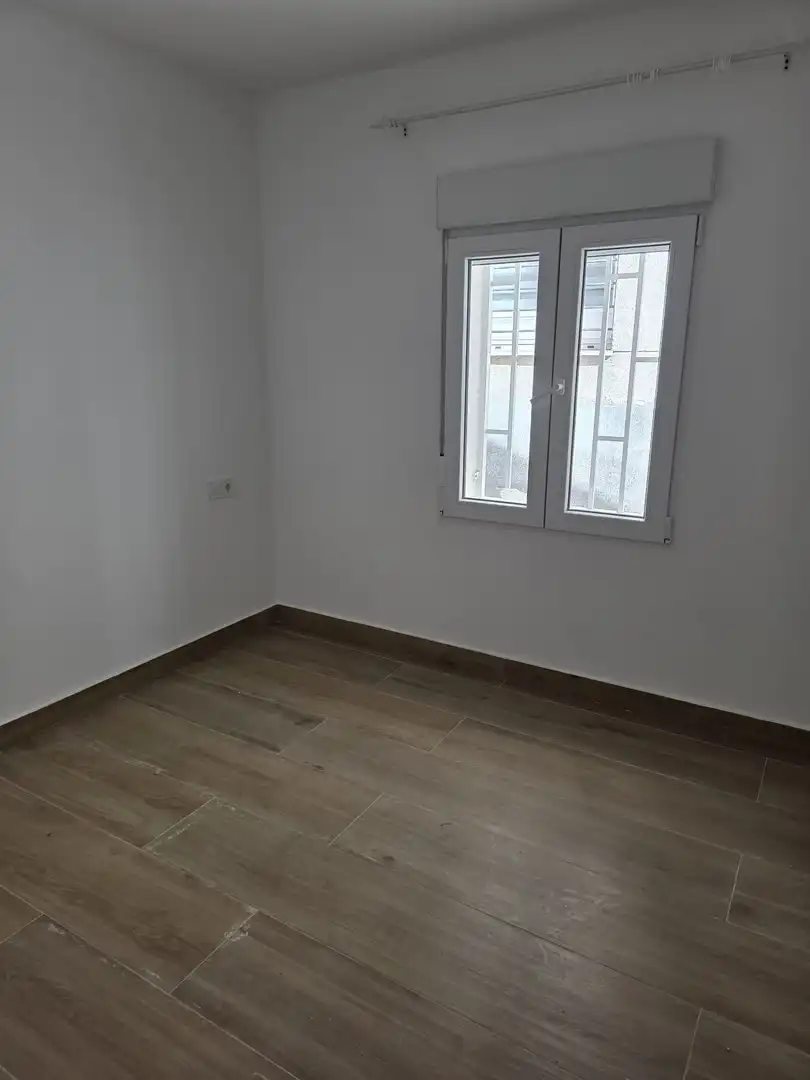 Bedroom of Flat for rent in Parla  with Parquet flooring and Washing machine