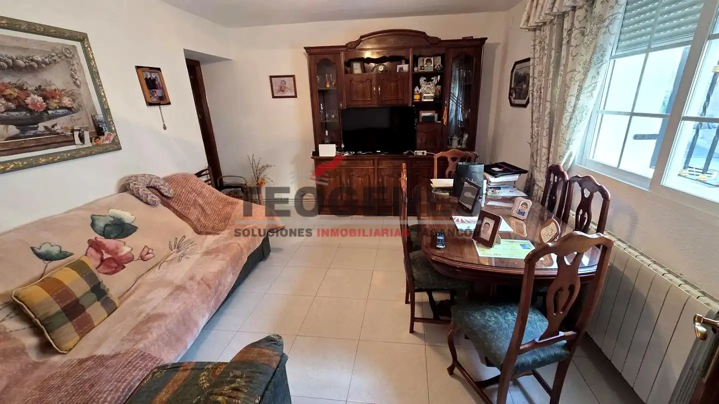 Casa en venda a Calle Hinojo