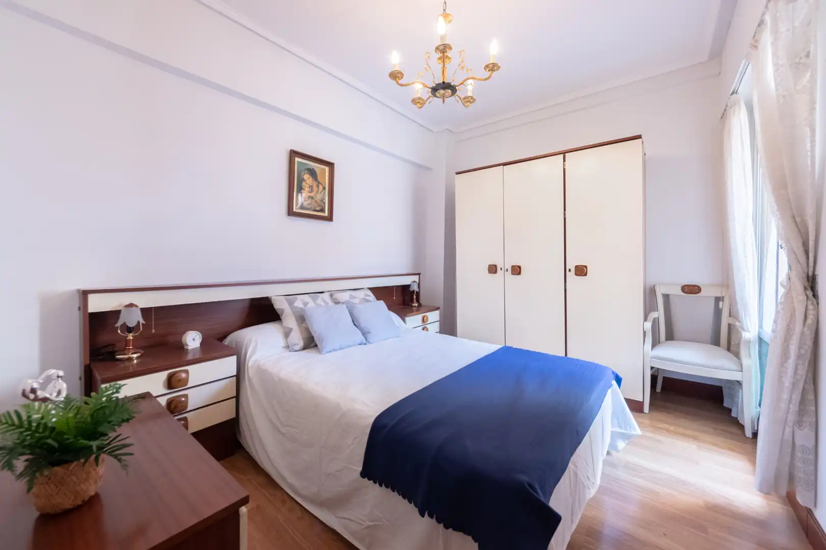 Habitación de Piso en venta en Bilbao  con Amueblado y Balcón