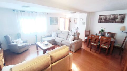 Gran casa adosada de 3 plantas con 4 dormitorios, garaje y gran patio. Reformada, imatge 4