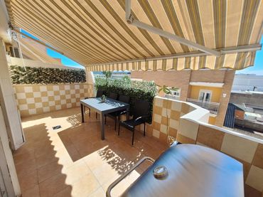 Ático con ascensor en venta en Casc Urbà