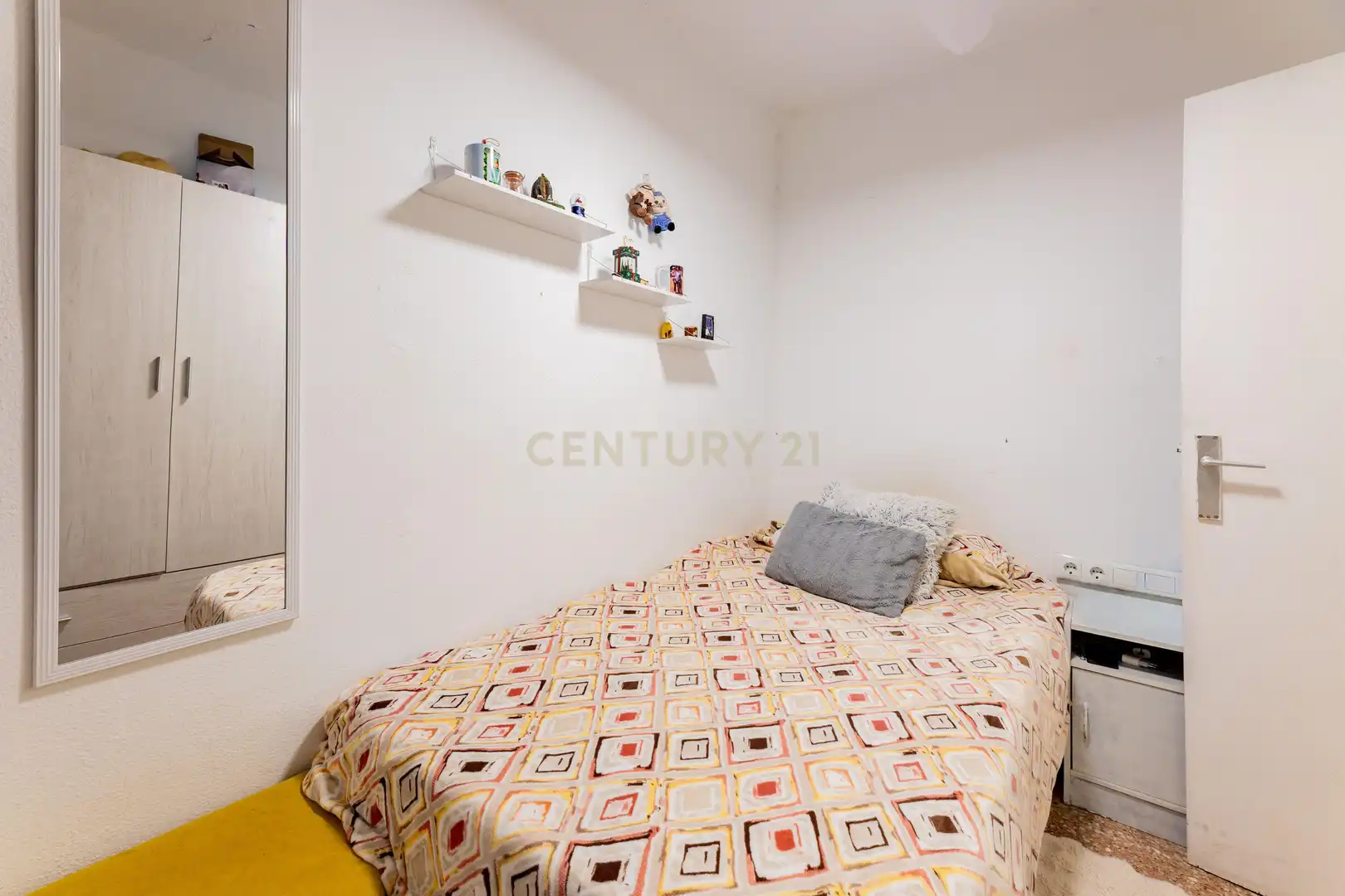 Habitación de Piso en venta en Valencia con Horno y Balcón