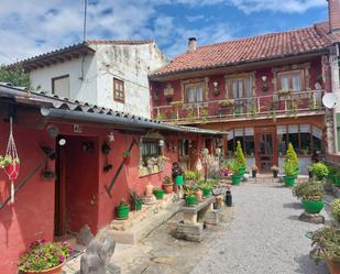 Casa adosada en venda en Camargo amb Balcó