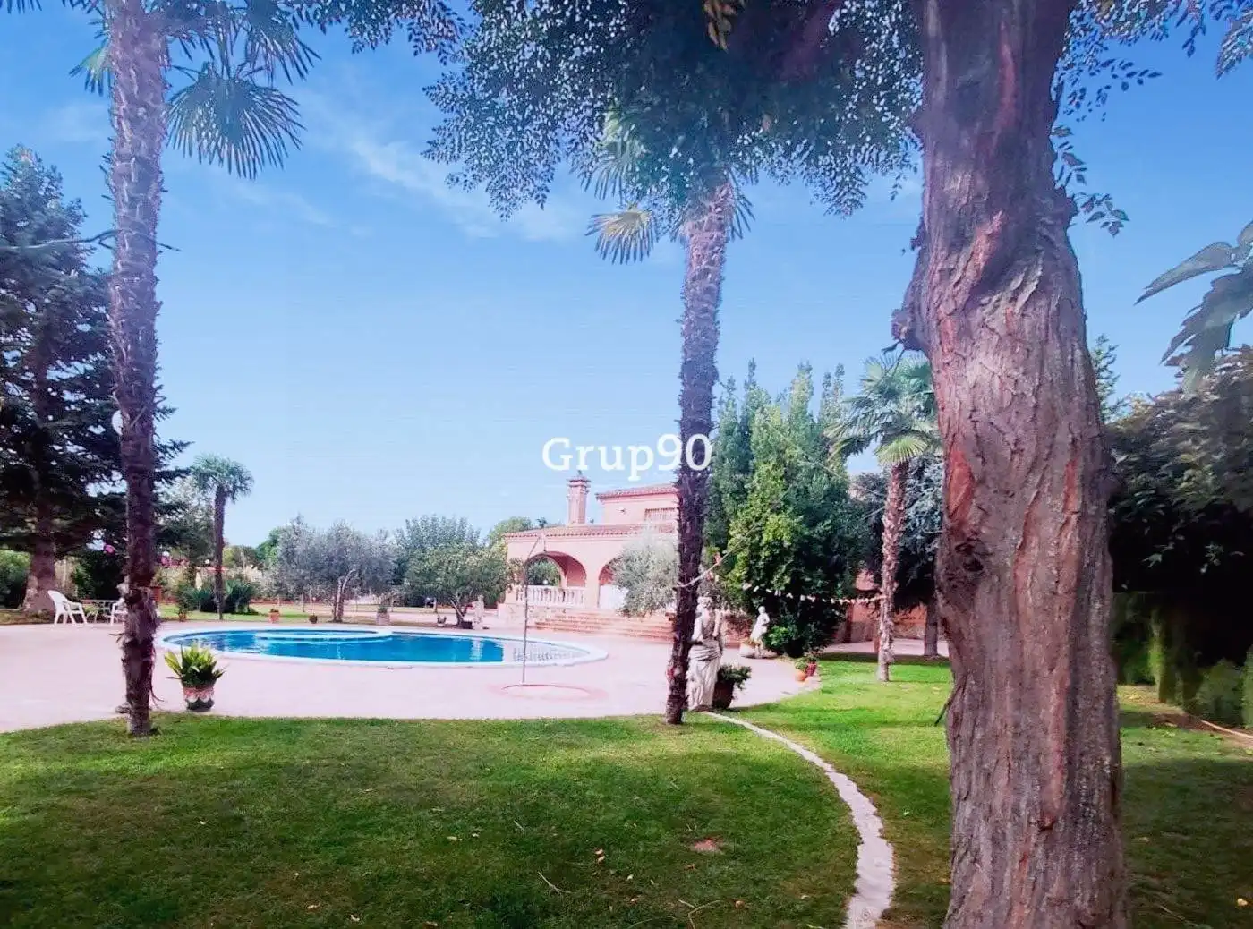 Jardí de Finca rústica en venda en Lleida amb Terrassa, Traster i Piscina