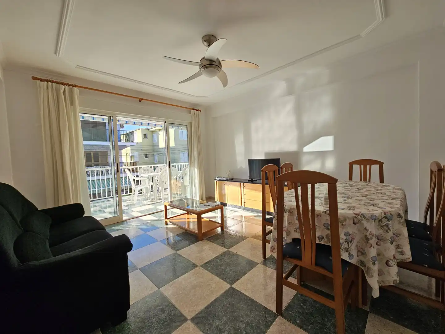 Apartamento de alquiler en Carrer de l'Illa de Xipre, 11, Oliva Playa