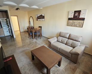 Living room of Flat to rent in  Granada Capital  with Air Conditioner, Heating and Furnished