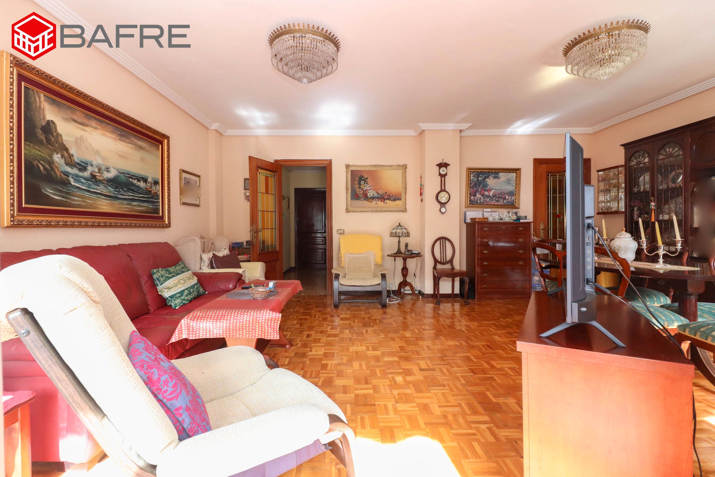 Living room of Flat for sale in  Madrid Capital  with Heating, Parquet flooring and Terrace
