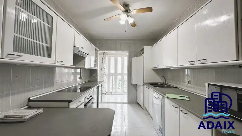 Küche von Haus oder Chalet zum Verkauf in Bargas mit Klimaanlage, Heizung und Terrasse