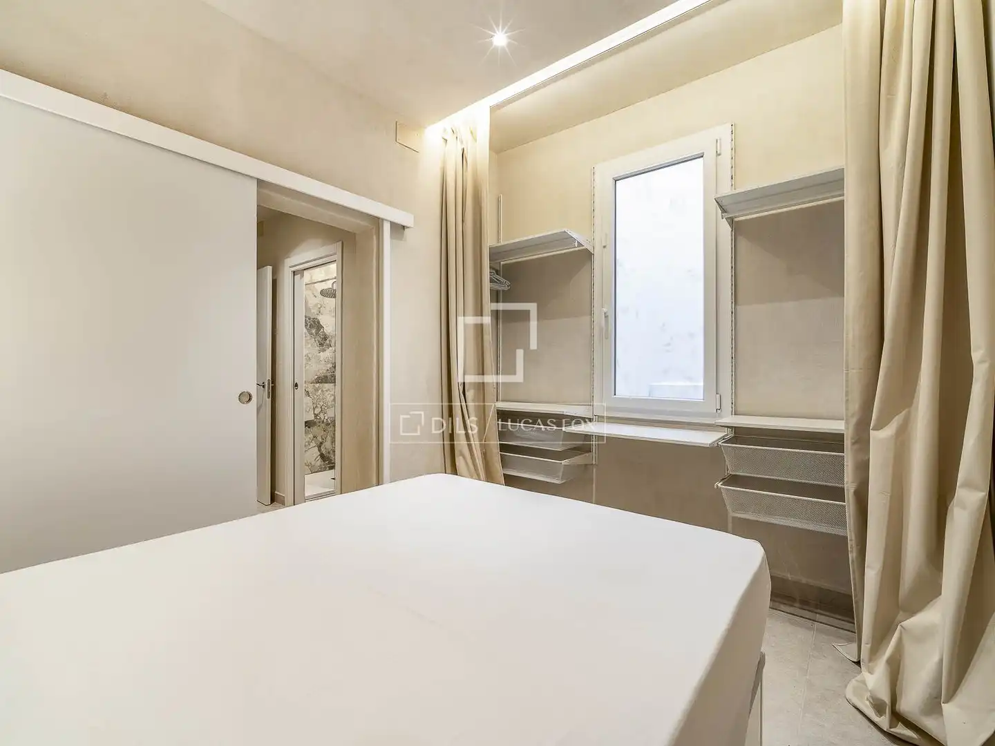 Habitación de Piso en venta en Barcelona con Aire acondicionado, Calefacción y Amueblado