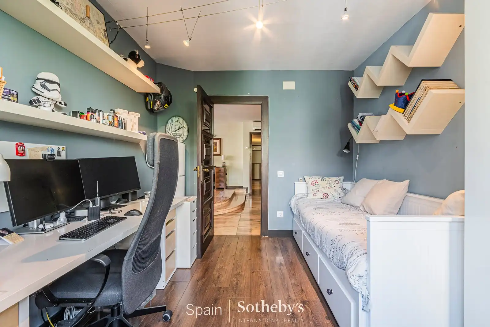 Dormitori de Apartament en venda en Barcelona amb Aire condicionat, Calefacció i Traster