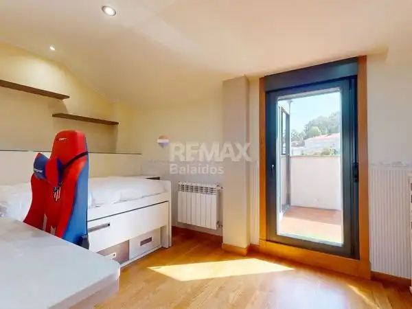 Bedroom of Attic for sale in Vigo   with Heating, Parquet flooring and Terrace