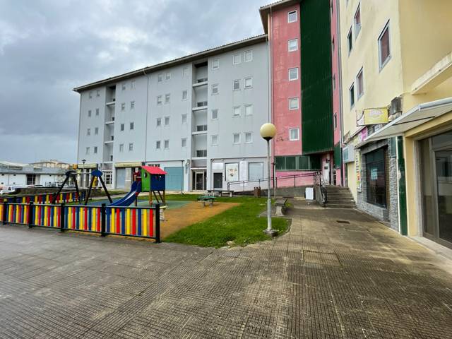 Local comercial en Alquiler en Avenida de Castelao en Caranza