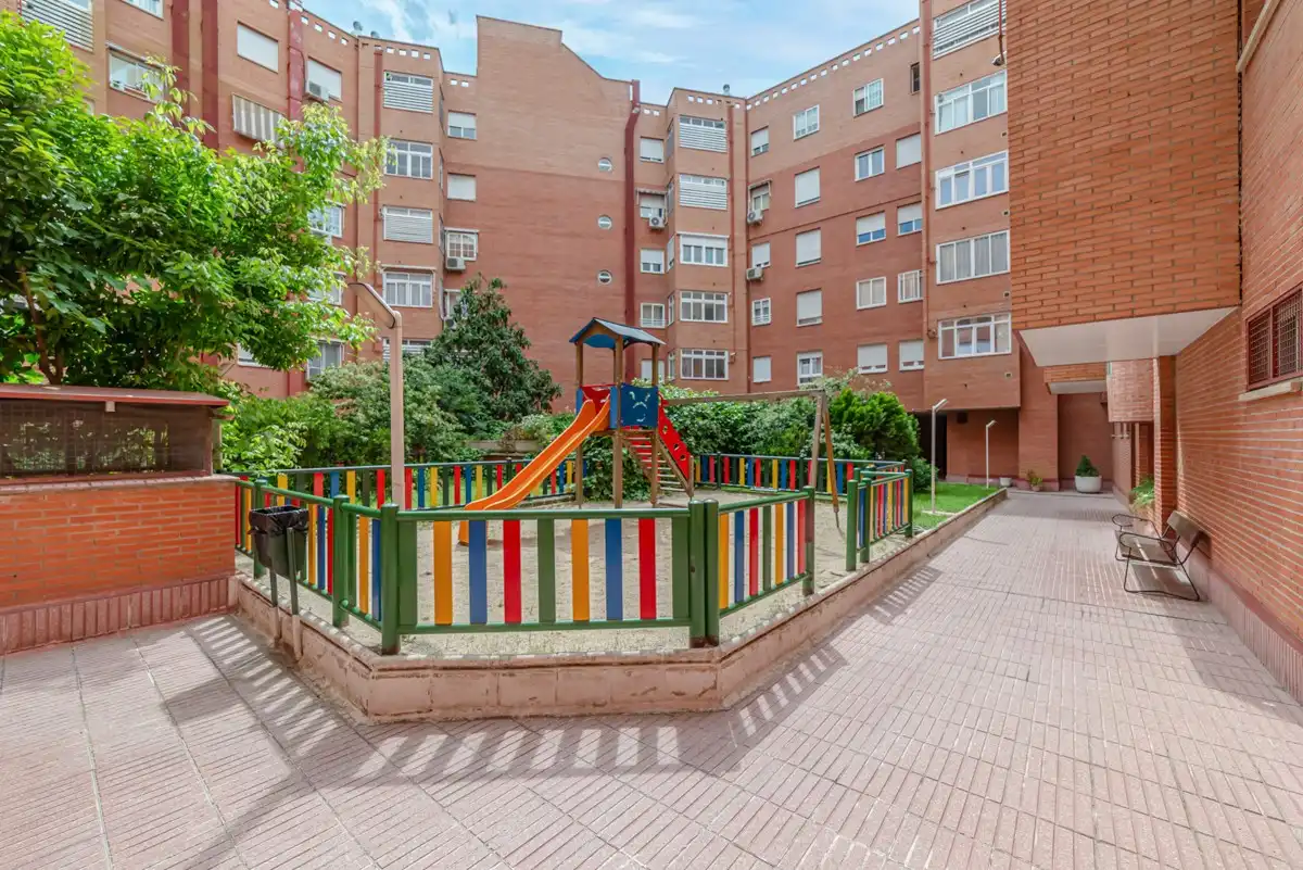Vista exterior de Pis en venda en Madrid amb Aire condicionat, Calefacció i Terrassa