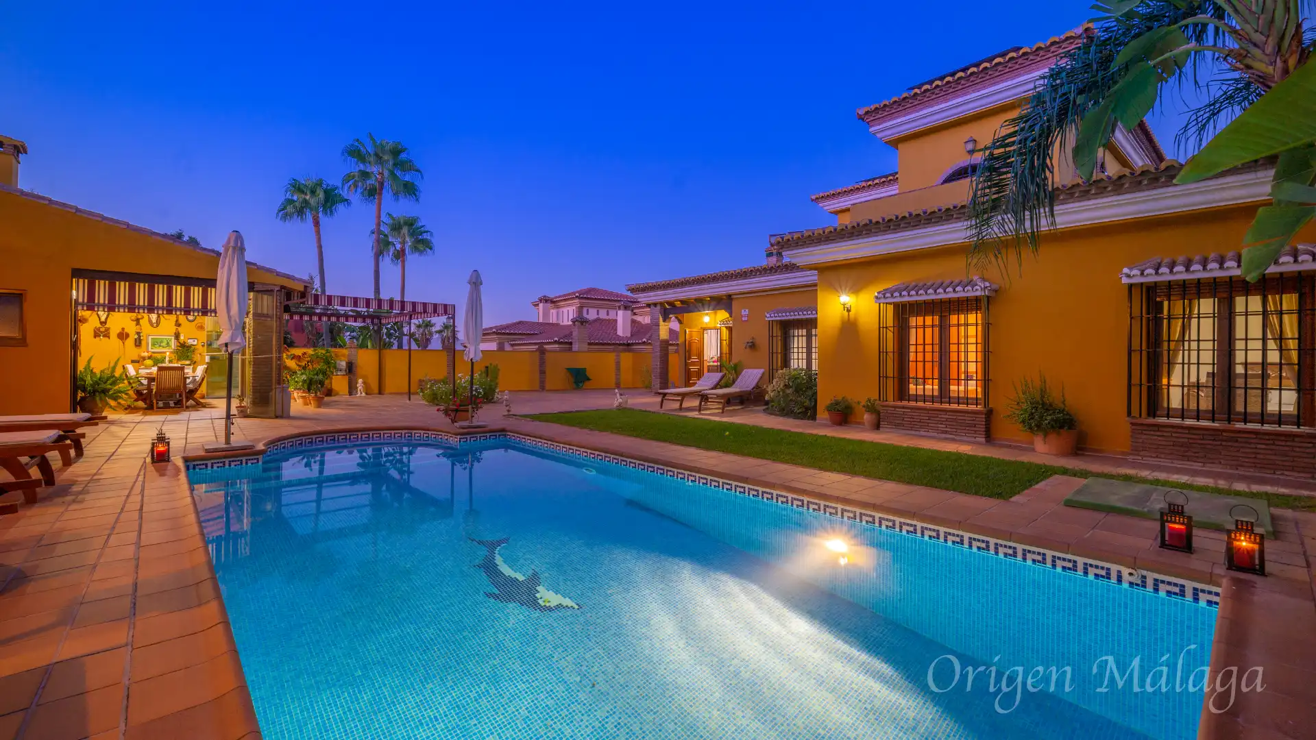 Vista exterior de Casa o chalet en venta en Alhaurín de la Torre con Aire acondicionado, Calefacción y Jardín privado