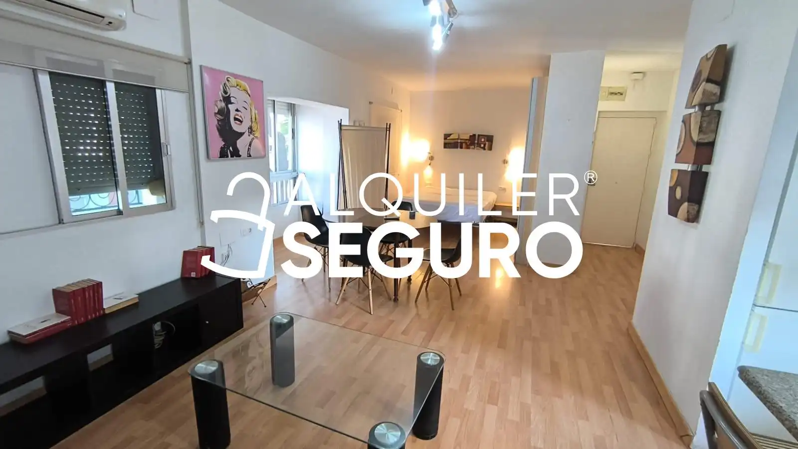 Living room of Study for rent in Sevilla  with Air Conditioner and Furnished