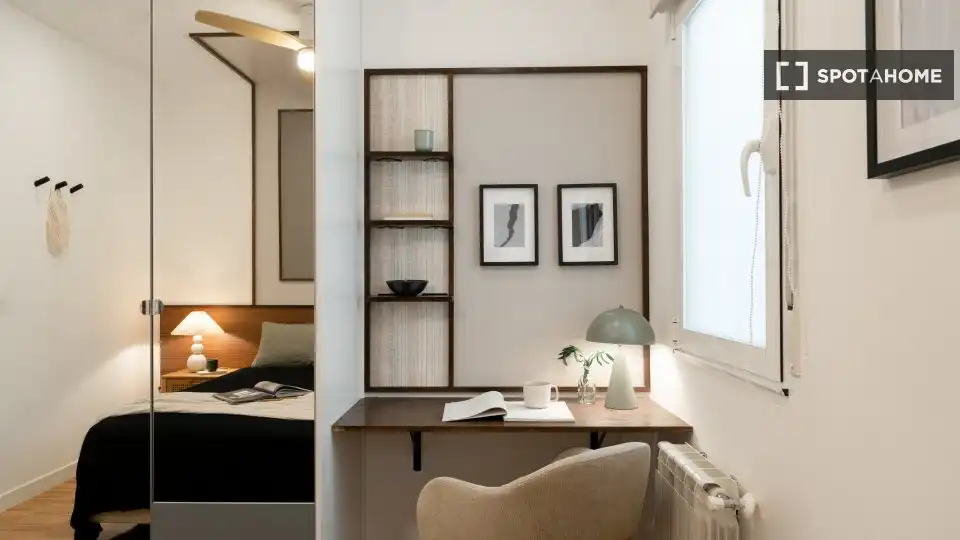 Bedroom of Flat for rent in Madrid  with Air Conditioner, Heating and Furnished