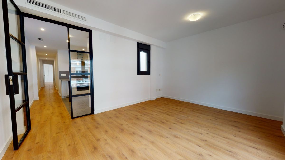 Flat to rent in  Sevilla Capital  with Air Conditioner, Heating and Storage room