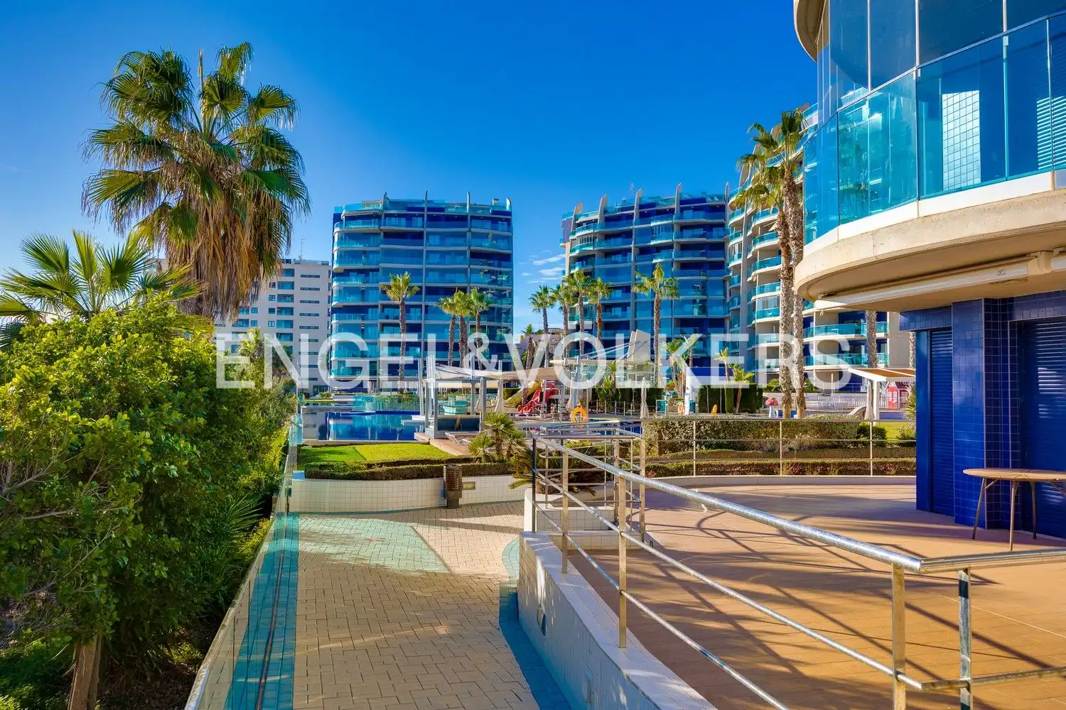Außenansicht von Erdgeschoss zum Verkauf in Torrevieja mit Klimaanlage, Heizung und Terrasse