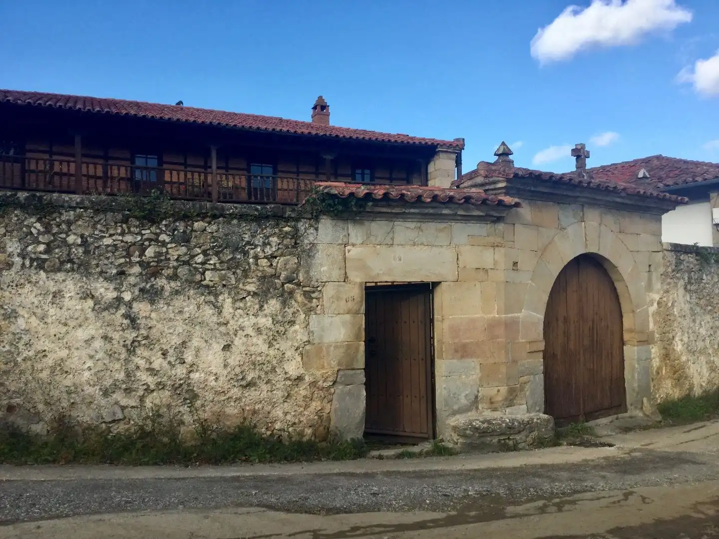 Vista exterior de Casa o xalet en venda en Reocín amb Calefacció, Parquet i Terrassa